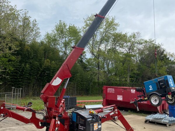 UNIC URW-295 Spydercrane photo