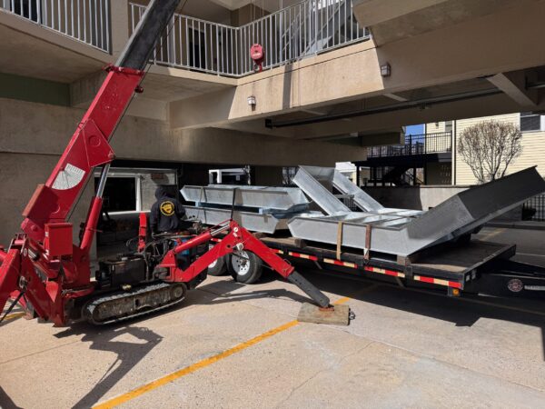 UNIC URW-295 Spydercrane photo