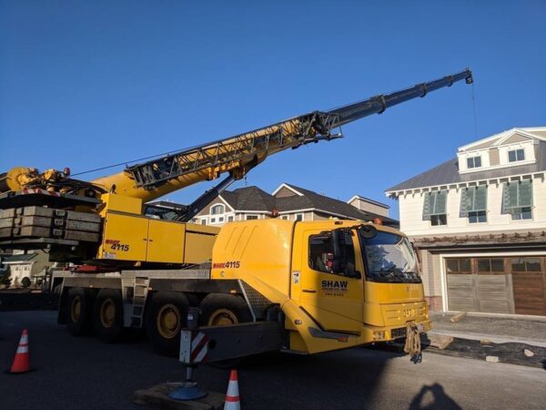 Grove GMK4115 lifting steel on a home or commercial job
