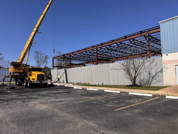 Grove GMK4115 lifting steel on a home or commercial job